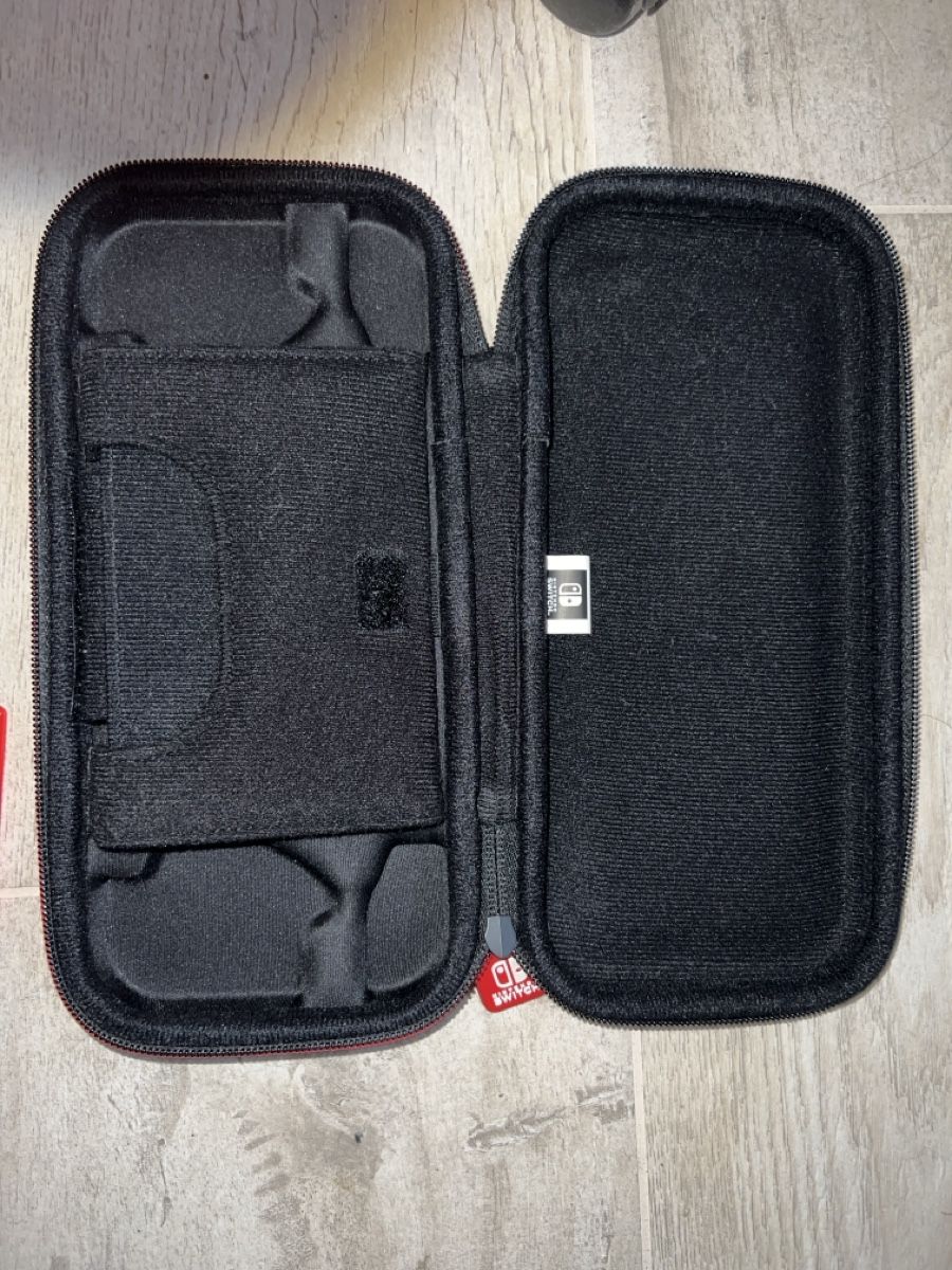 Nintendo Schutzhüllen: Nintendo Switch Tasche - Top Zustand! – Gebraucht aus Sigriswil von Lujana04 1