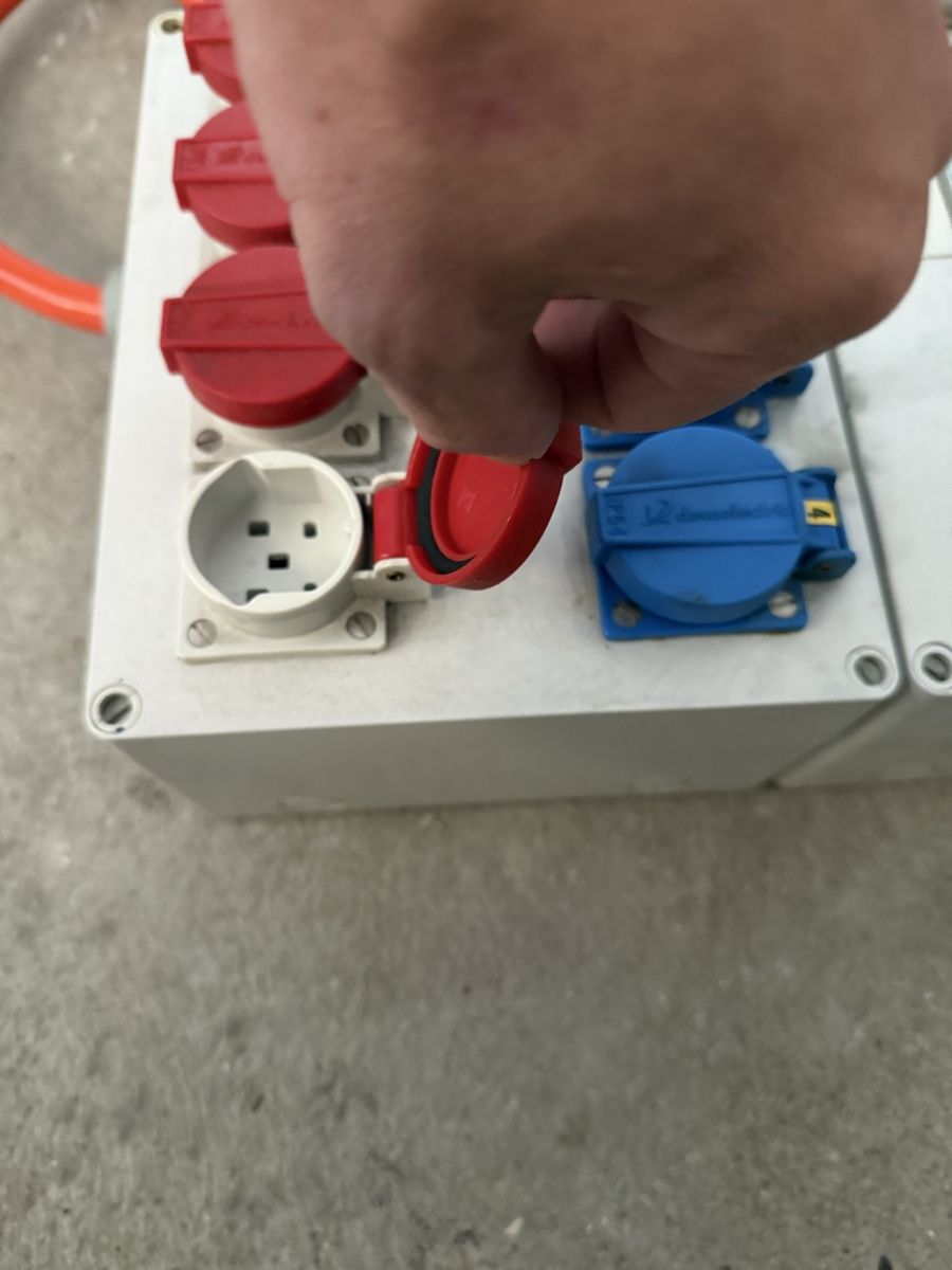 Alimentation électrique: Stromverteiler 32A Demelectric  – D'occasion à Bettlach par mehr86 4