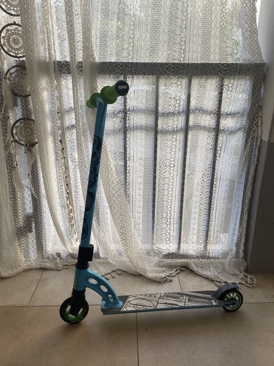 Veicoli per bambini: Trottinettes freestyle MGP bleu clair / vert clair – Usato da Montreux venduto da loic_13