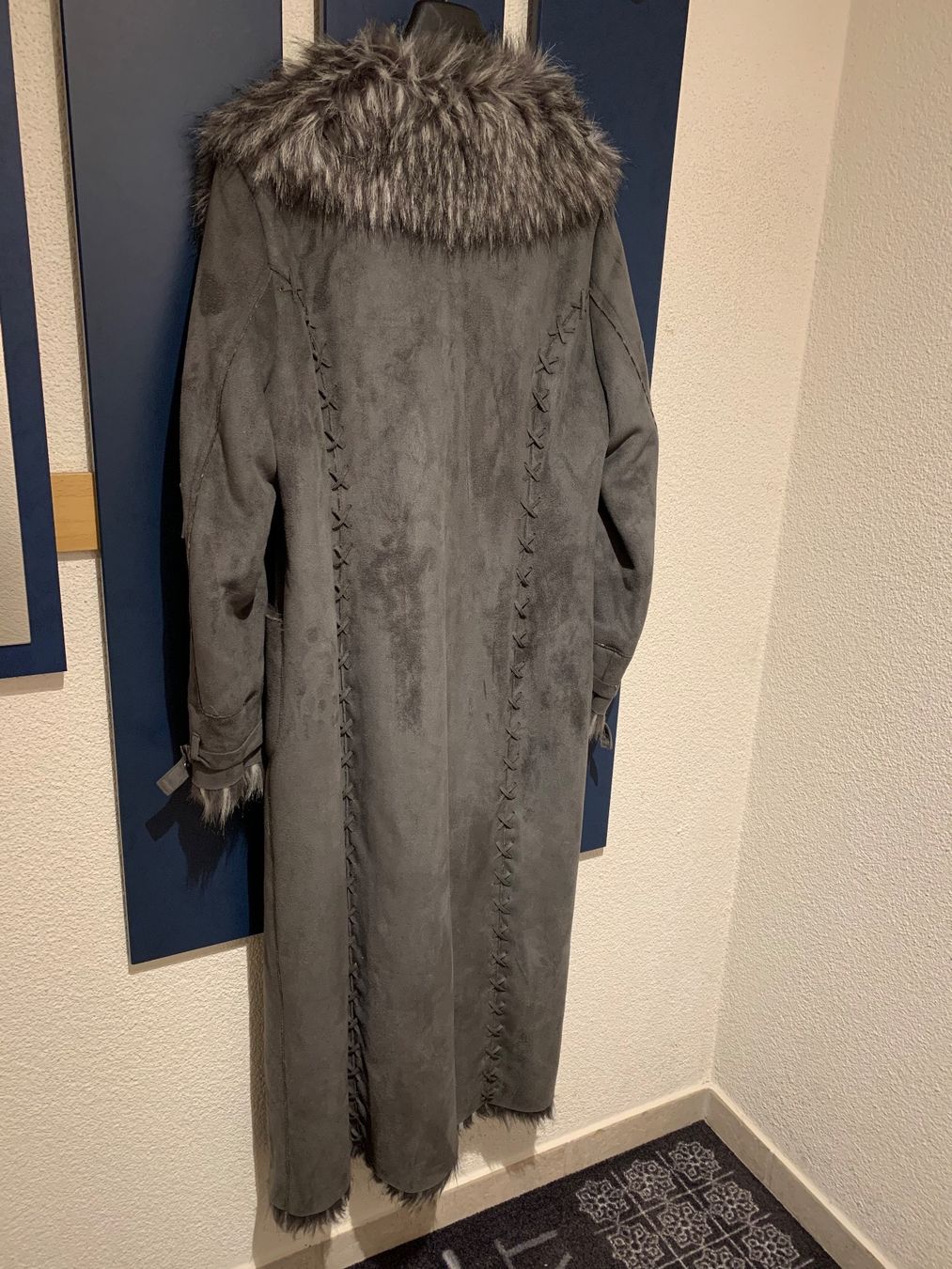 Cappotti: Elegante Winter Mantel – Usato da Huttwil venduto da Nedja0 2