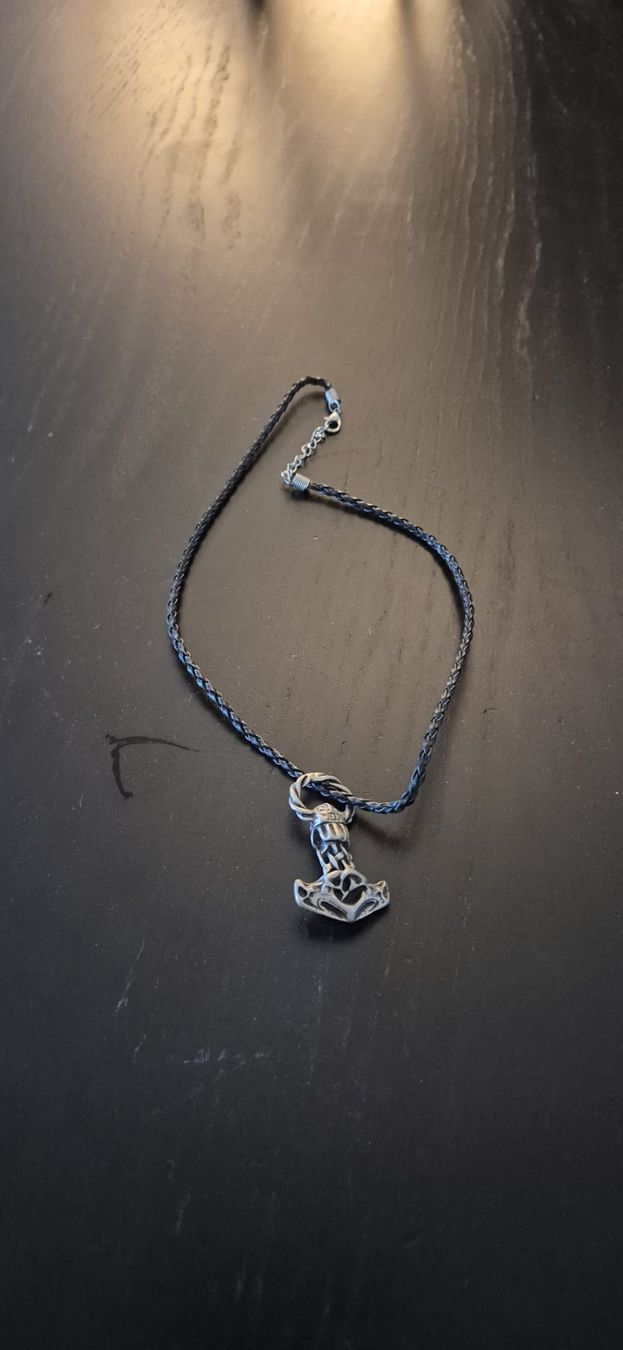 Catenine: Pendentif marteau de Thor avec cordon en cuir – Usato da Genève venduto da Naheu 2