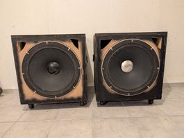 Zwei grosse Subwoofer Lautsprecher schwarz gebraucht