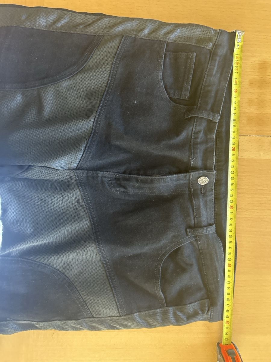 Pantaloni: Pantalon moto noir léger  – Usato da Villarimboud venduto da ily01 1