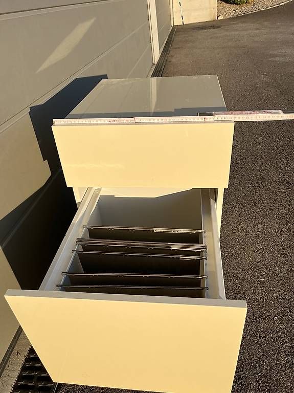 Korpus: Rollcontainer weiss mit 2 Schubladen und Hängeregister – Gebraucht aus Bellikon von Ndorfer 2
