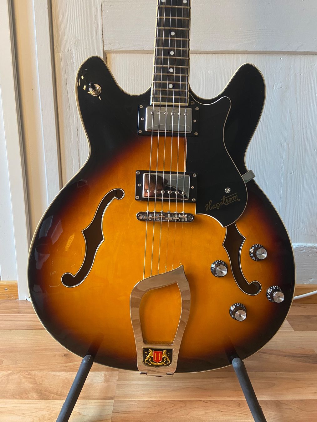 Hagström Musikinstrumente: Hagstrom Viking E-Gitarre Tobacco Sunburst – Neu (gemäss Beschreibung) aus Berg TG von FSeeholzer 1