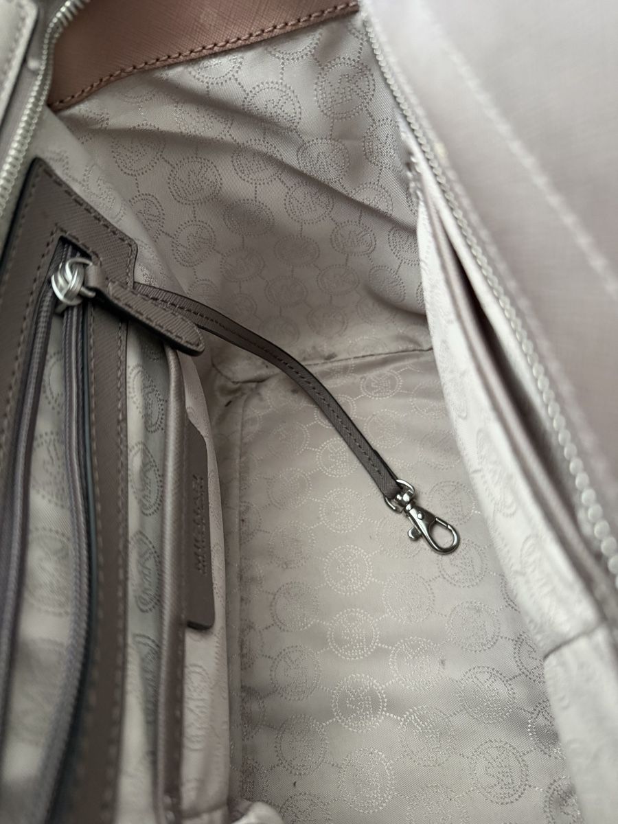 Michael Kors Borse da donna: Michael Kors Handtasche, gebraucht – Usato da Sursee venduto da ste_zr96 7