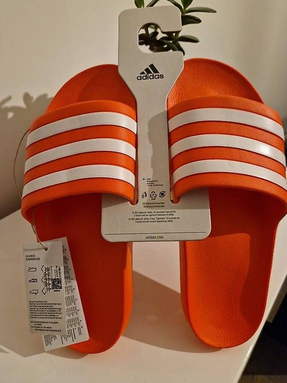 Adidas Scarpe da uomo: Adidas Badeschlappen Gr. 43 – Usato da Kaiseraugst venduto da ago_5gpn