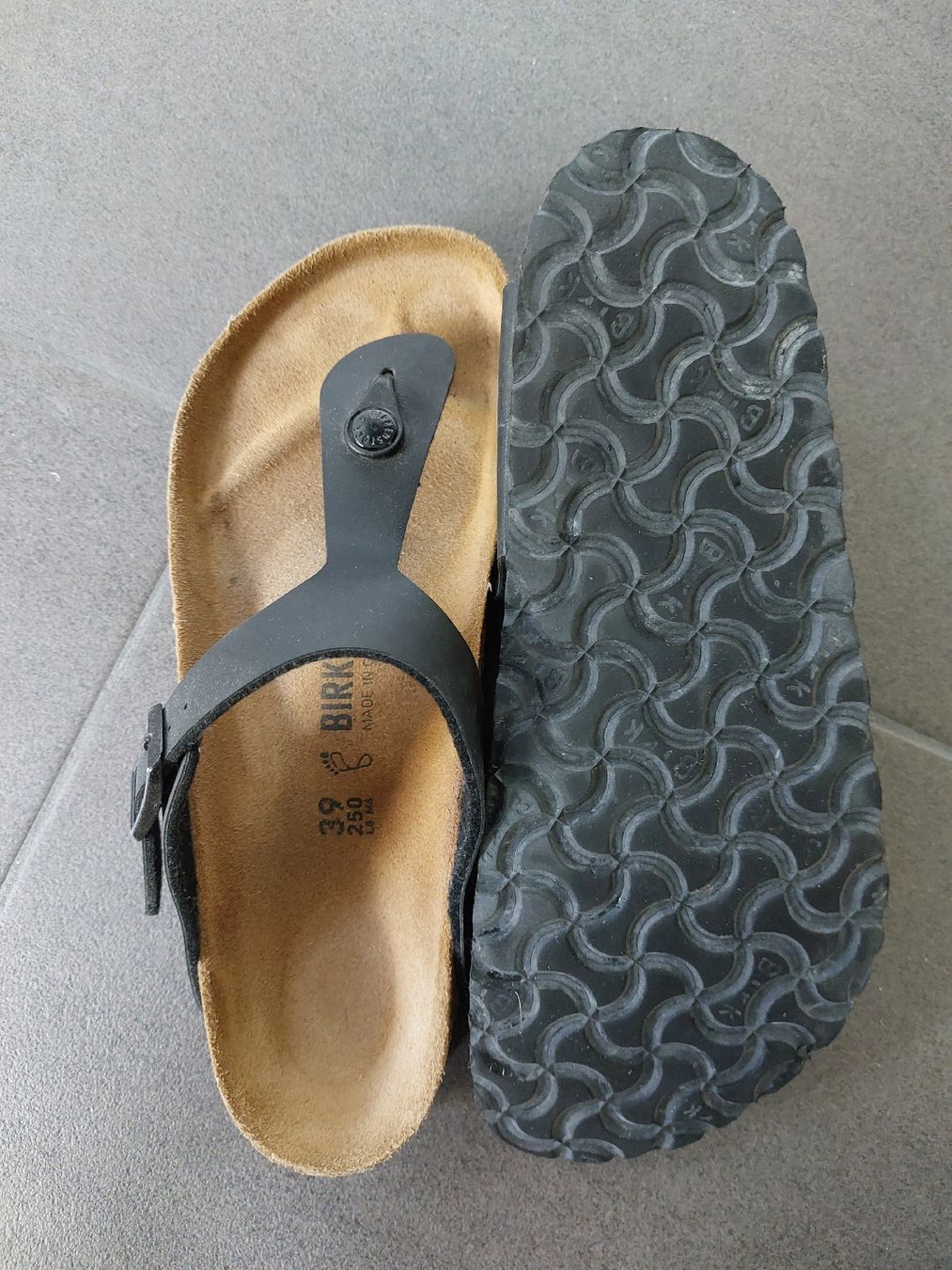 Birkenstock Scarpe da donna: Birkenstock Gizeh schwarz Gr. 39 – Usato da Aarburg venduto da c2_double_t 1