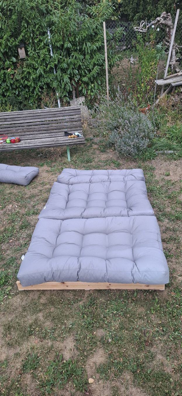 Chaises longues: Outdoor sofa lit – D'occasion à Evilard par Superhiks01 2