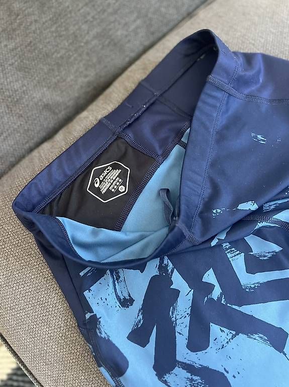 Pantaloni: Oasics Sporthose Jogginghose Yoga Gr. M – Usato da Zürich venduto da Jullaa 1