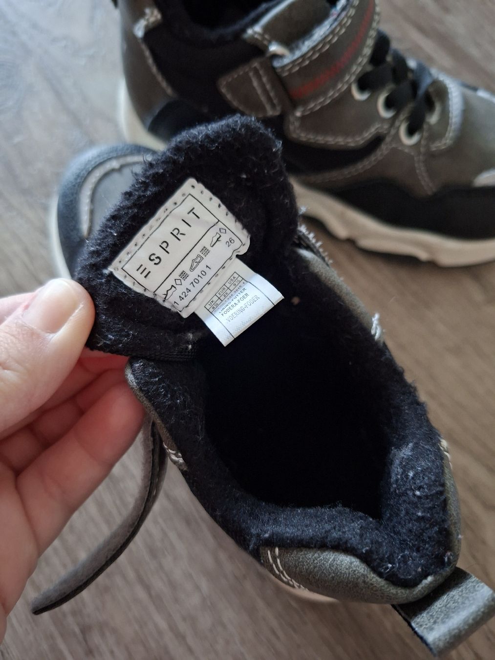 Esprit Scarpe per ragazzi: Schuhe Kinder Esprit Grösse 26 – Nuovo (secondo la descrizione) da Winterthur venduto da Ausmisten2026 2