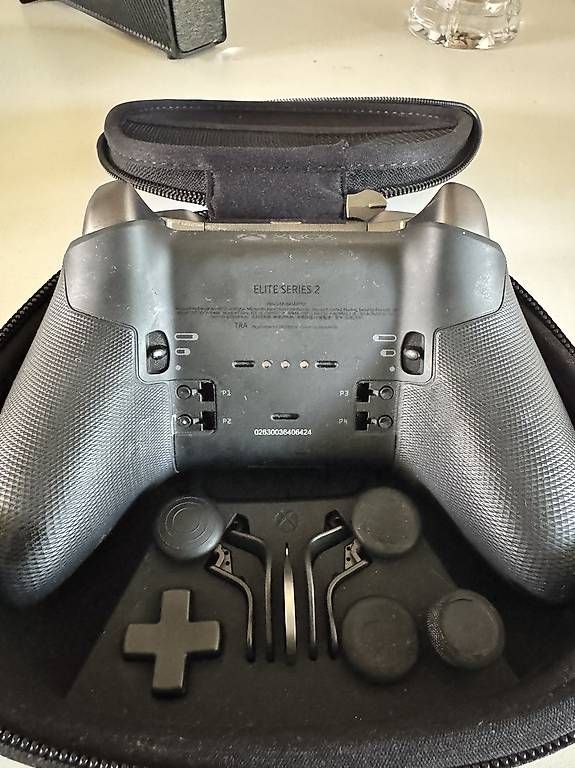 Manettes: Xbox Elite Wireless Controller Series 2 – D'occasion à Aesch BL par ToWay 2
