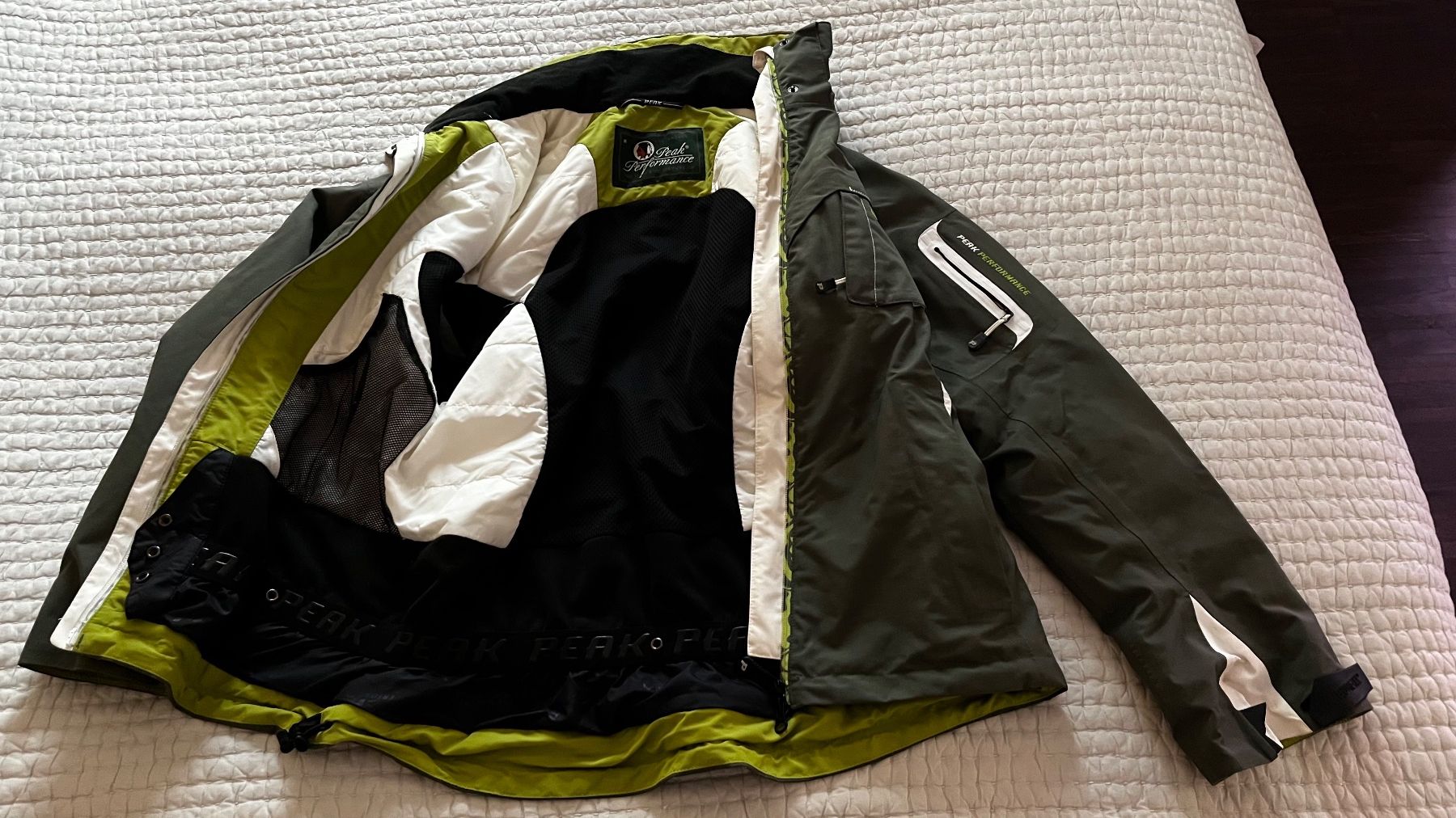 Peak Performance Giacche: PEAK PERFORMANCE Ski Jacke, Dunkelgrün/Weiss – Usato da Zürich venduto da ann_ngp7