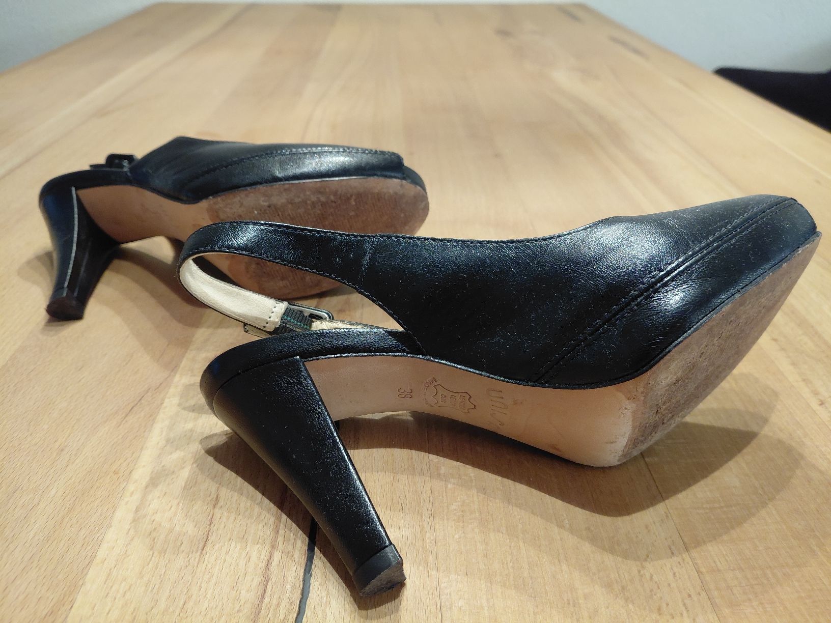 Unisa Scarpe da donna: Pumps Leder schwarz Grösse 38 – Usato da Elgg venduto da adr_ms99 2