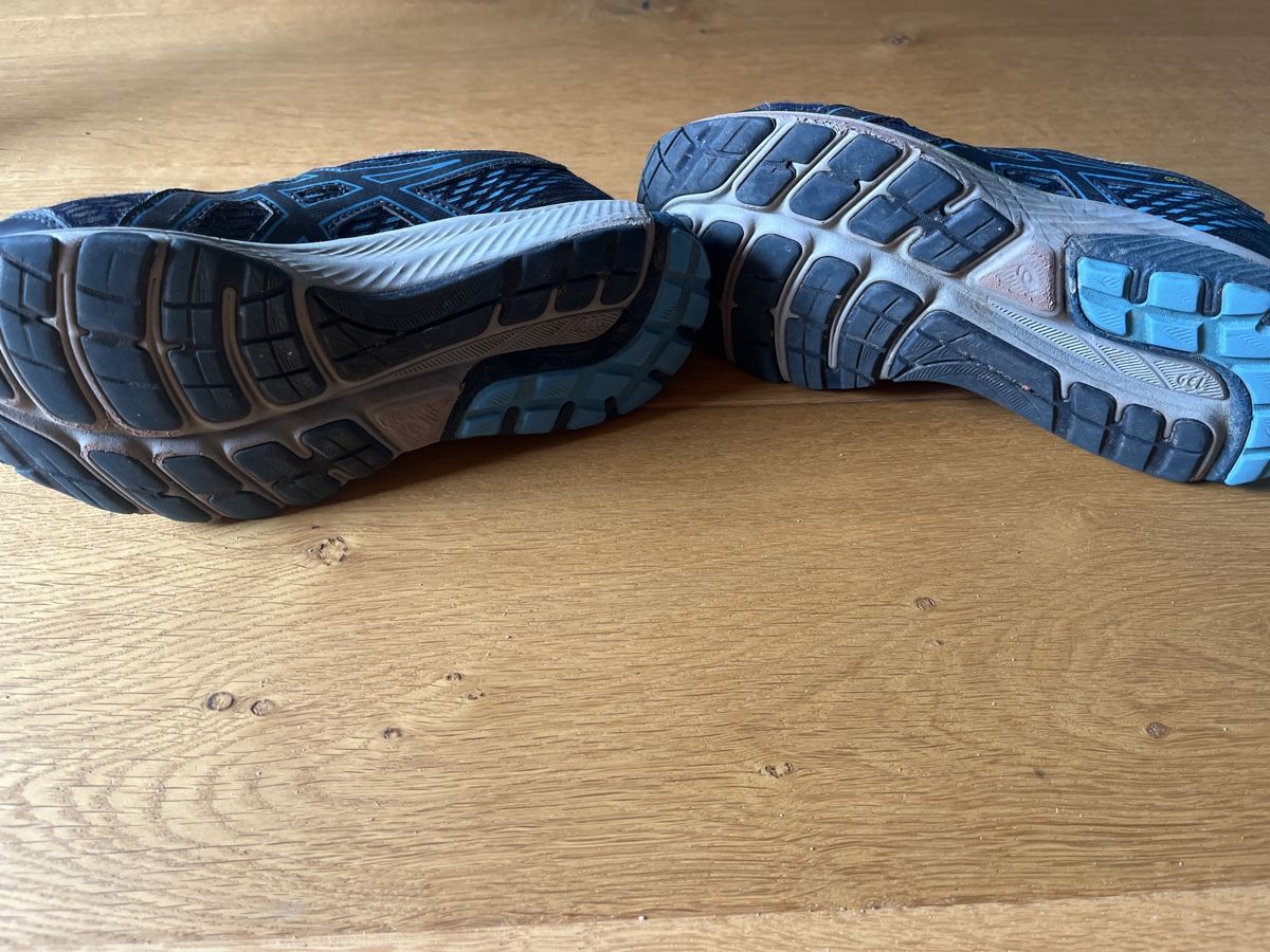 Scarpe da uomo: asics Laufschuhe 36 – Usato da Balmberg venduto da Berglihof 2