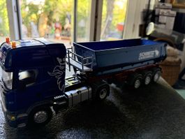 Scania LKW Modell mit Schmitz Cargobull Auflieger blau