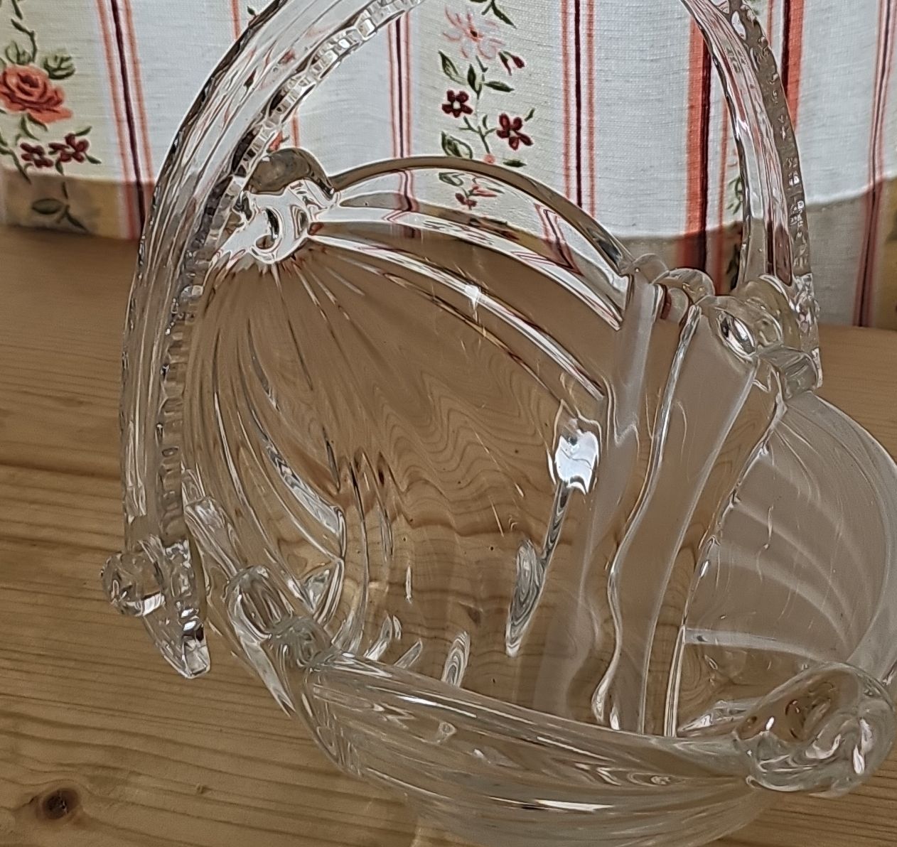 Ciotole: Glaskorb mit Henkel transparent gebraucht – Usato da Saanen venduto da Steierlein