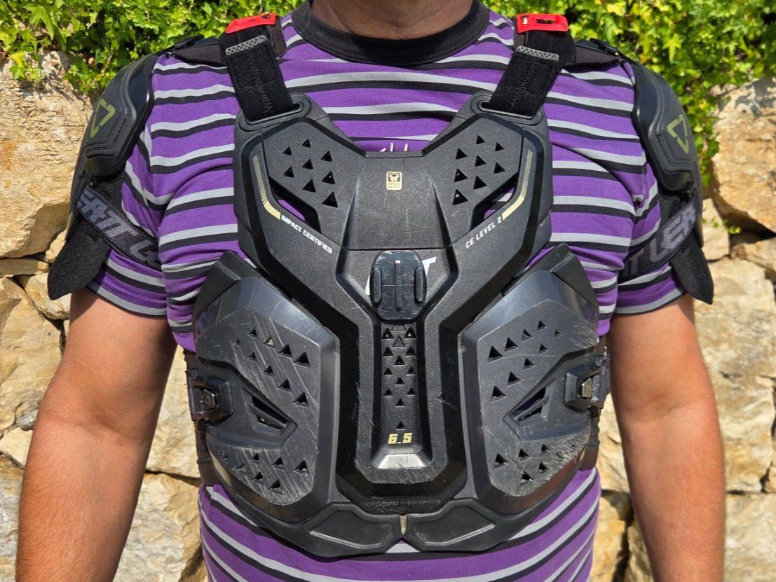 Leatt Protezioni & Imbottiture: Leatt Body Protector 3.5 Brust- und Rückenpanzer + Schulter – Usato da Oberwangen b. Bern venduto da Levidog 2