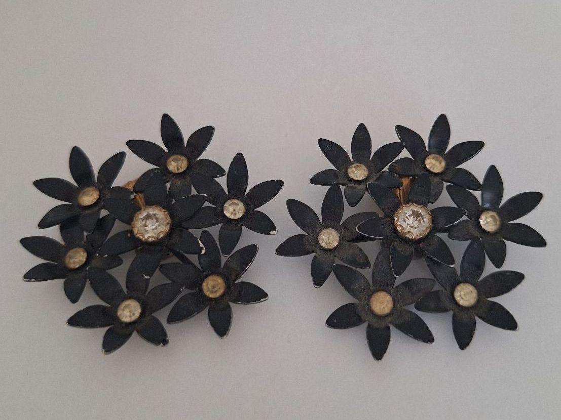 Orecchini pendenti & Orecchini a lobo: schwarze Clipsen Vintage mit Gablonz Steine – Usato da Kerzers venduto da ExpressoTerreno