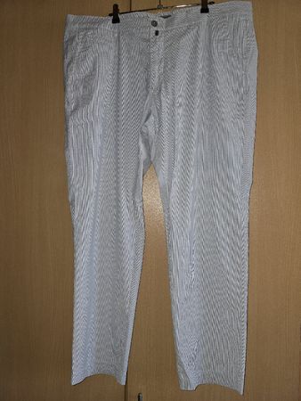 Pantalon Pierre Cardin, W42/32, gris, fines rayures