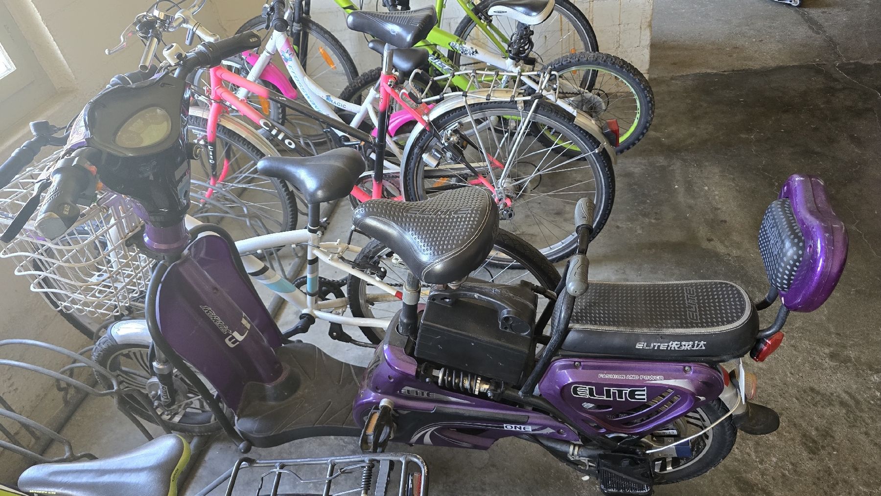 Elektromobile: Elektro Roller Elite violett mit Korb – Defekt aus Lengnau BE von esl_7h6z