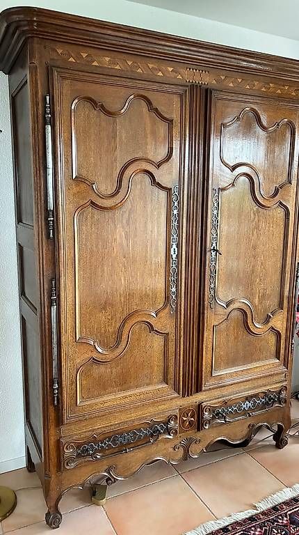 Armadi: Armoire ancienne  – Nuovo e nell'imballaggio originale da Bulle venduto da BOHNING