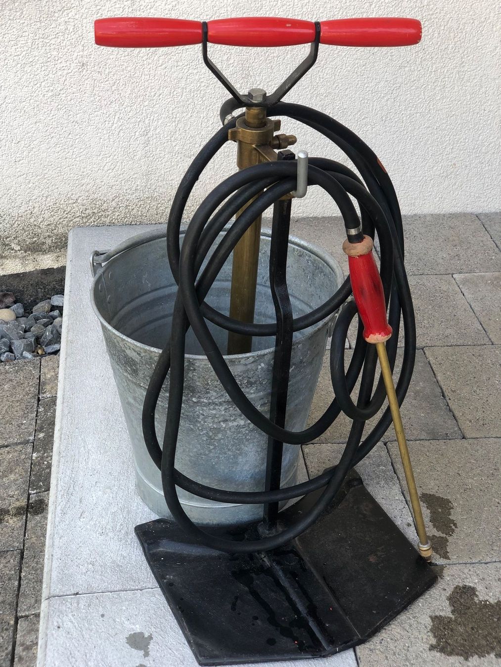 Feuerlöscher: Feuerwehr Eimerspritze, Handpumpe – Neu (gemäss Beschreibung) aus Windisch von raebluesli