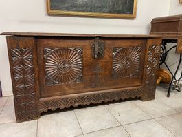 Magnifique coffre ancien sculpté - alte Truhe - bahut