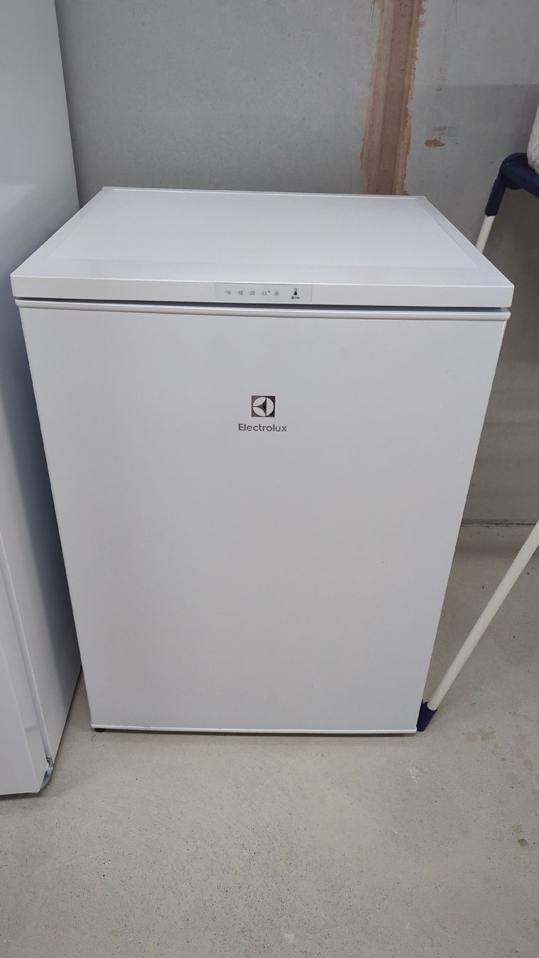 Electrolux Congélateurs: Elektrolux Gefrierschrank  – D'occasion à Veltheim AG par Sandro68 1