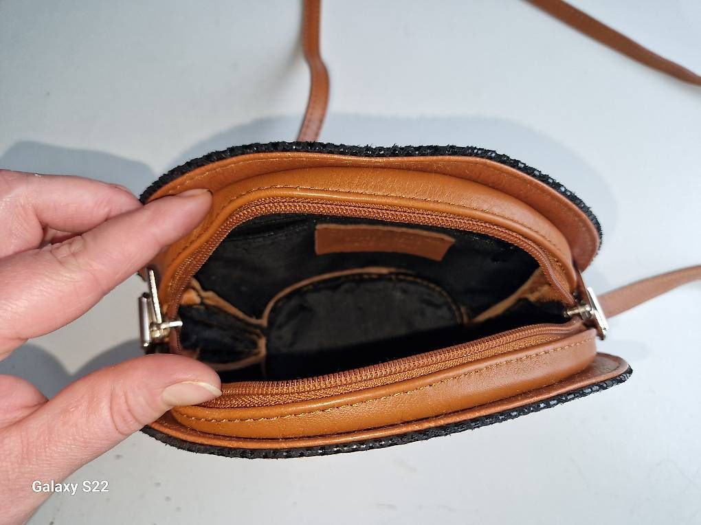 Sacs femmes: Leder Umhängetasche – D'occasion à Solothurn par sar_sbg8 2