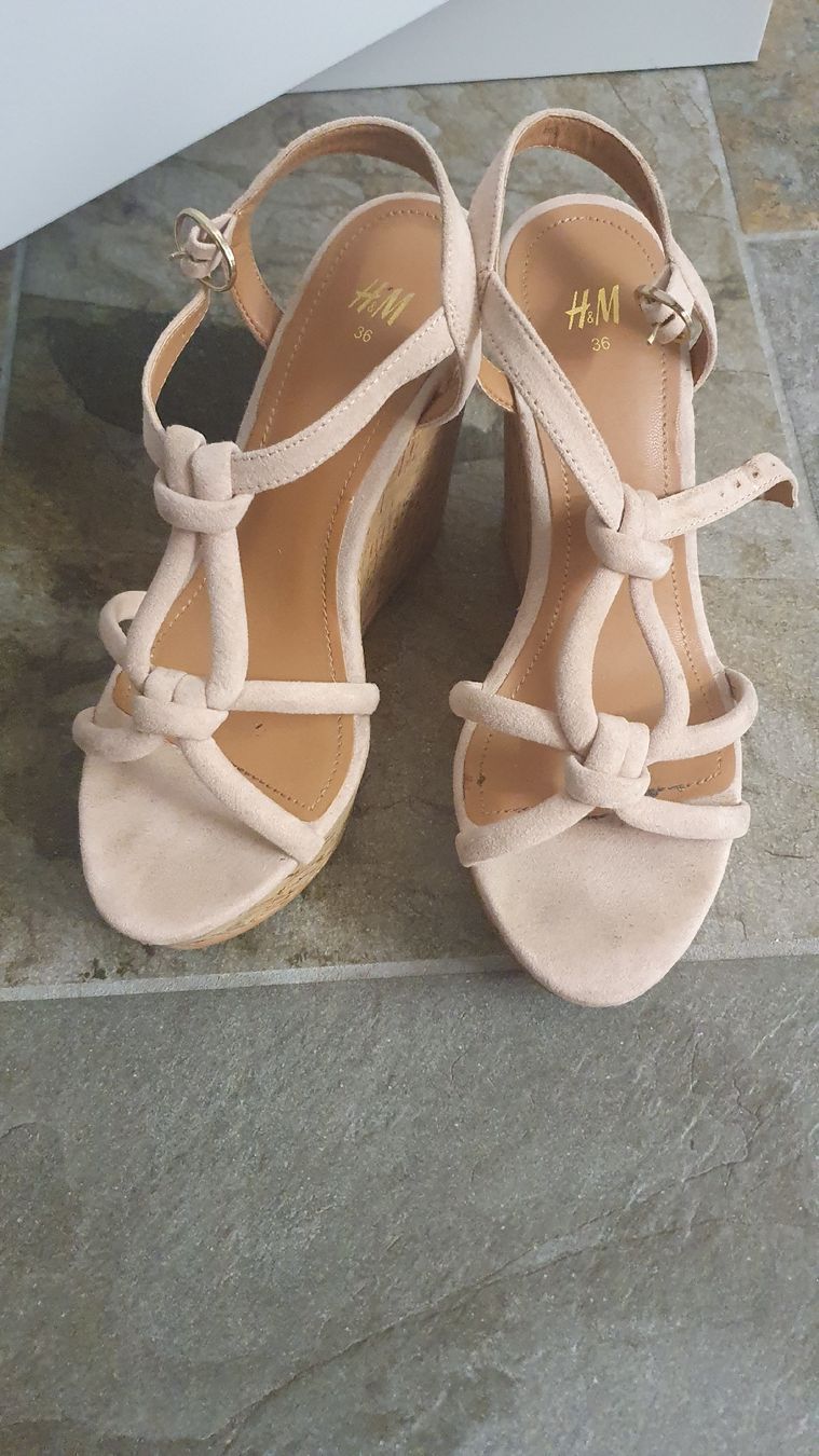Scarpe da donna: H&M Keilabsatz Sandalen Grösse 36 – Usato da Kölliken venduto da Jonalu