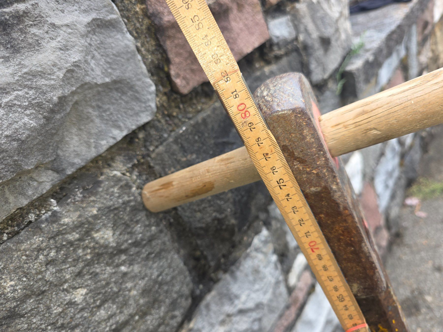 Tutti gli attrezzi: Altes Werkzeug / evtl. Graben - oder Betonstampfer – Usato da Obermumpf venduto da oiskypoisky 6