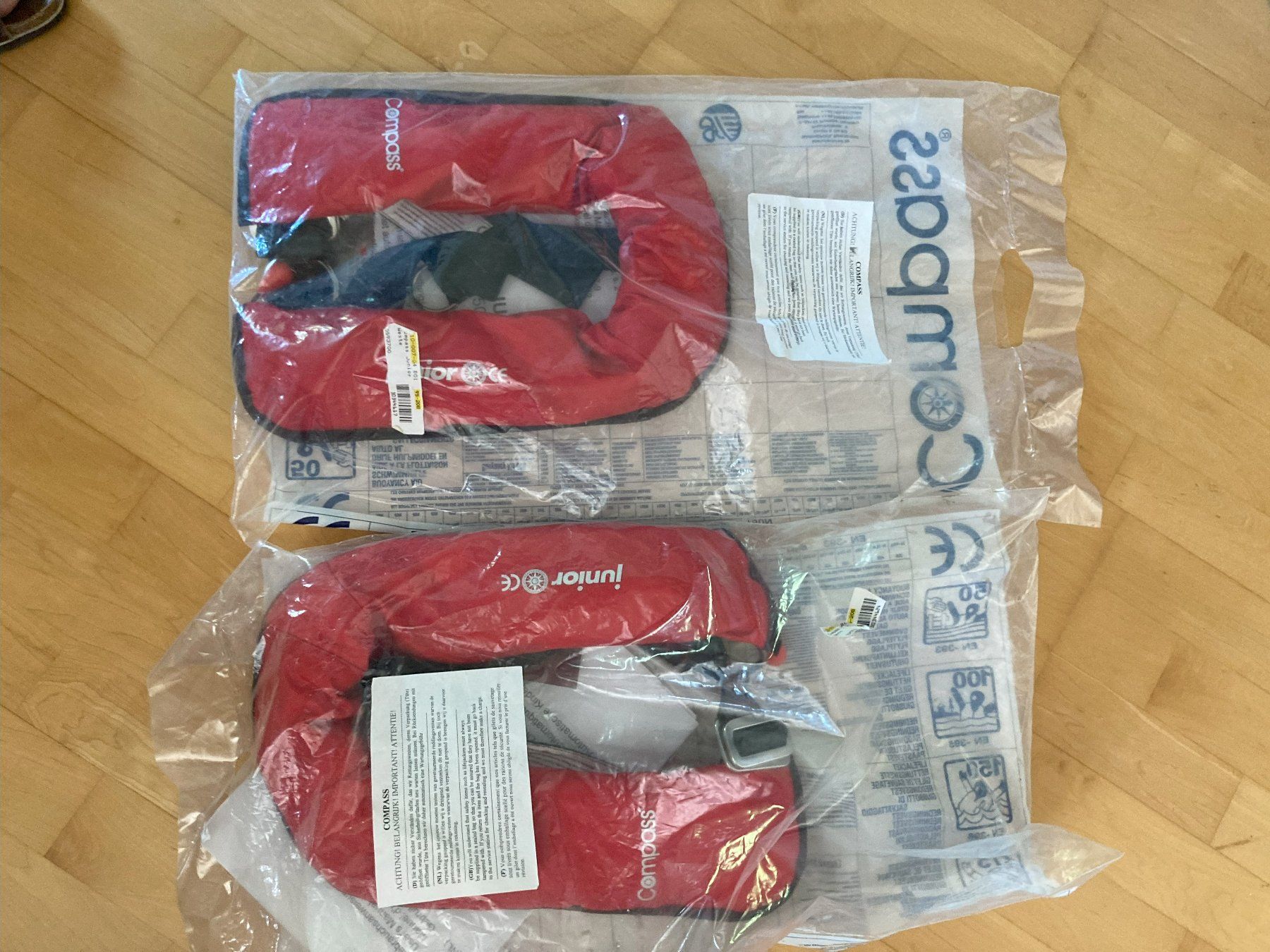 Schwimmwesten: Junior-Rettungsweste von Fa. Compass – Neu und originalverpackt aus Niederneunforn von Kamtschatka 2