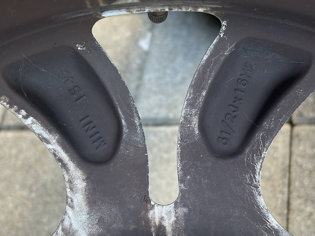 Pneumatici & Ruote complete: 4 roues Mini Cooper pneus 205-60-r16 été  – Usato da Orsières venduto da Daniel1926 2