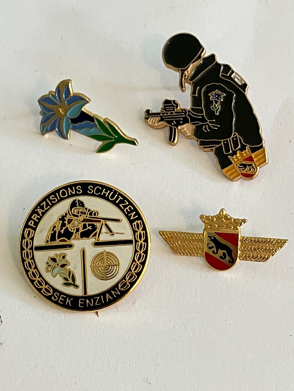 Placchette & Badge: 4 Pin SEK Enzian Polizei Bern – Usato da Basel venduto da djwwpp