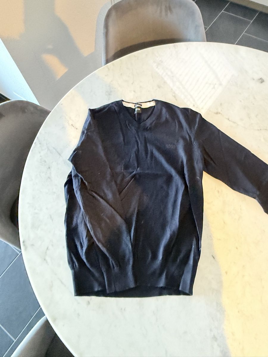 Maglioni & Felpe: Hugo Boss Pullover, Grösse M, Dunkelblau, Top Zustand! – Nuovo (secondo la descrizione) da Wetzikon ZH venduto da Bokidogas 3