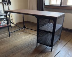 Schreibtisch Metall Holz mit Fach Grösse L guter Zustand