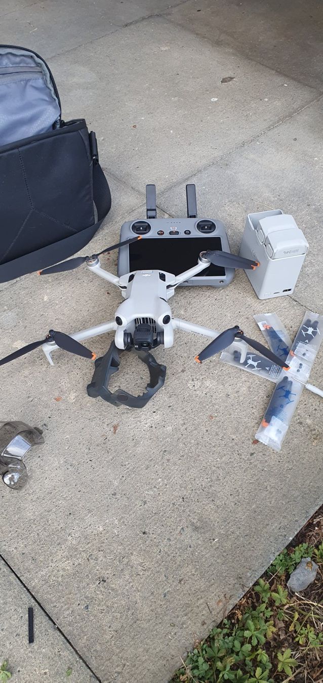 DJI RC Modellbau: Drohne DJI Mini 4 Pro mit Controller und Tasche gebraucht – Gebraucht aus Walenstadt von Hit-24 1