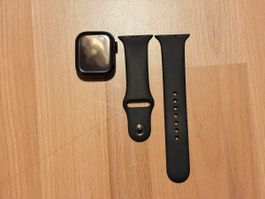 Apple Watch Series 11 42mm Aluminium Schwarz mit Apple Band