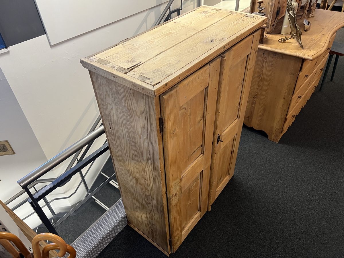 Armoires: Alpenländischer Kleinschrank – D'occasion à Gossau SG par Keller-Antiques 3