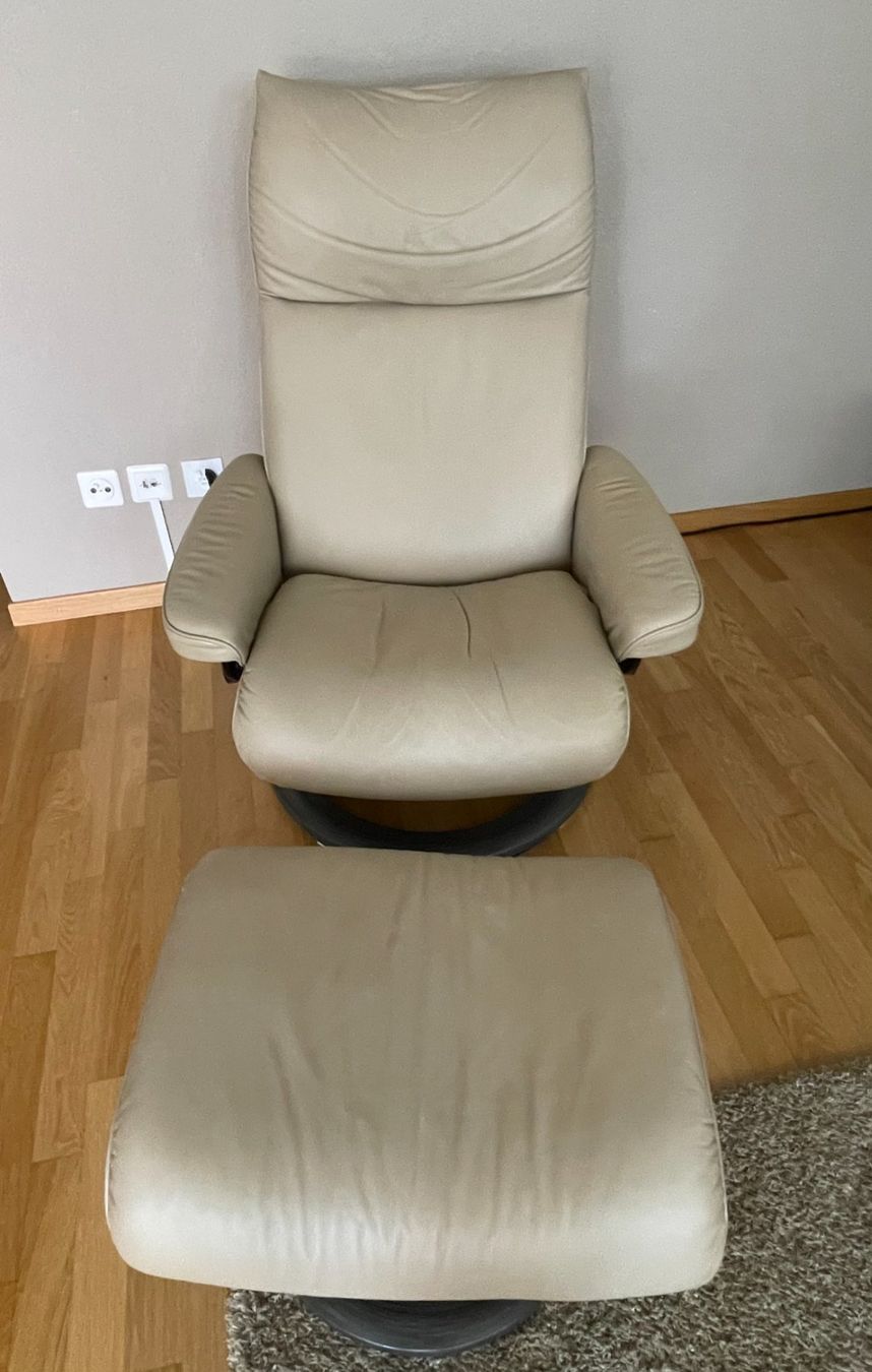 Poltrone: Relaxsessel mit Hocker Leder beige drehbar – Usato da Andwil SG venduto da Andwil11