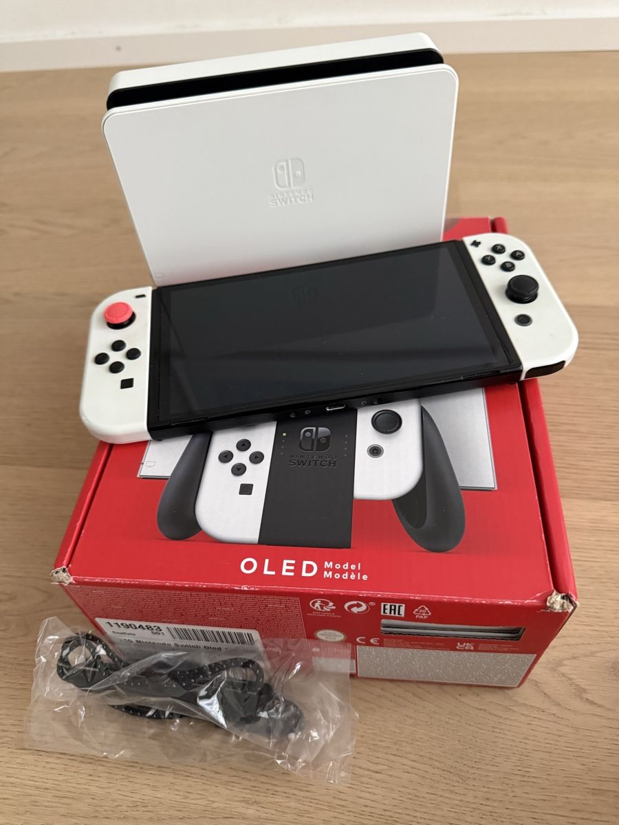 Nintendo Console: Nintendo Switch OLED – Usato da Beinwil am See venduto da Enomis86 1