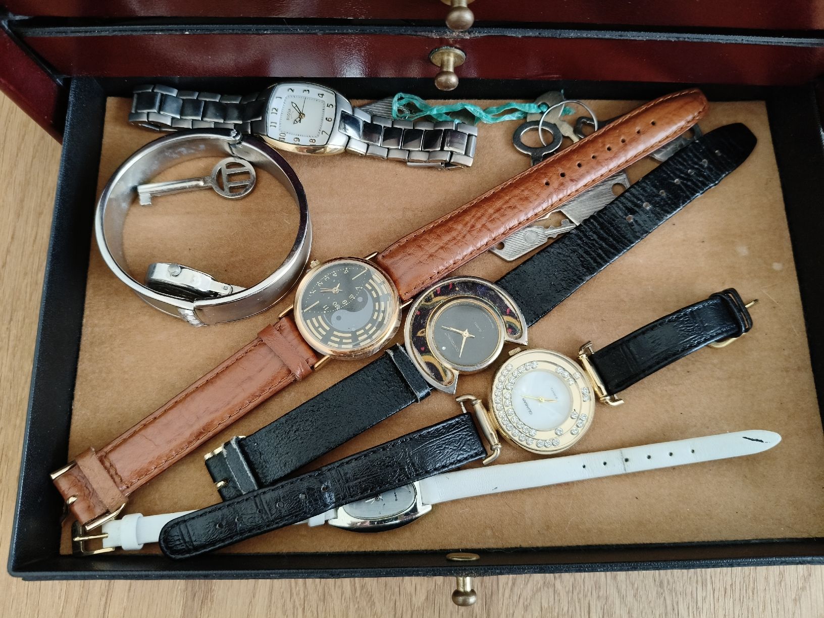 Altri gioielli: Schmuckkasten mit Uhren und Schmuck – Usato da Sissach venduto da eli_6l2g 4