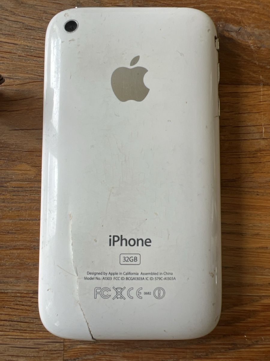Apple Telefoni cellulari / Smartphones: Iphone 3 - 32GB – Difettoso da Gossau SG venduto da Sombat 1