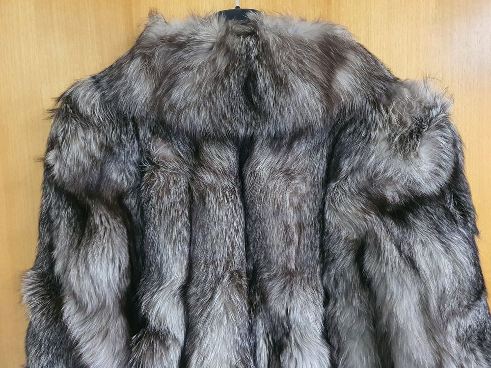 Fuchspelzmantel grau (Gebraucht) in Holziken für CHF 599 – mit