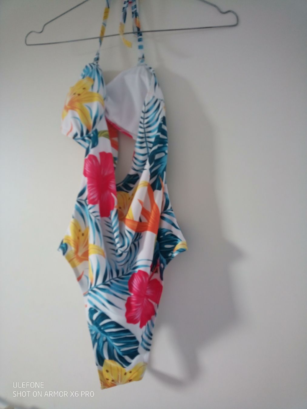Costumi da bagno & Bikini: Sommerlicher Badeanzug mit Blumenmuster, Grösse M! – Usato da Volketswil venduto da Car1 1