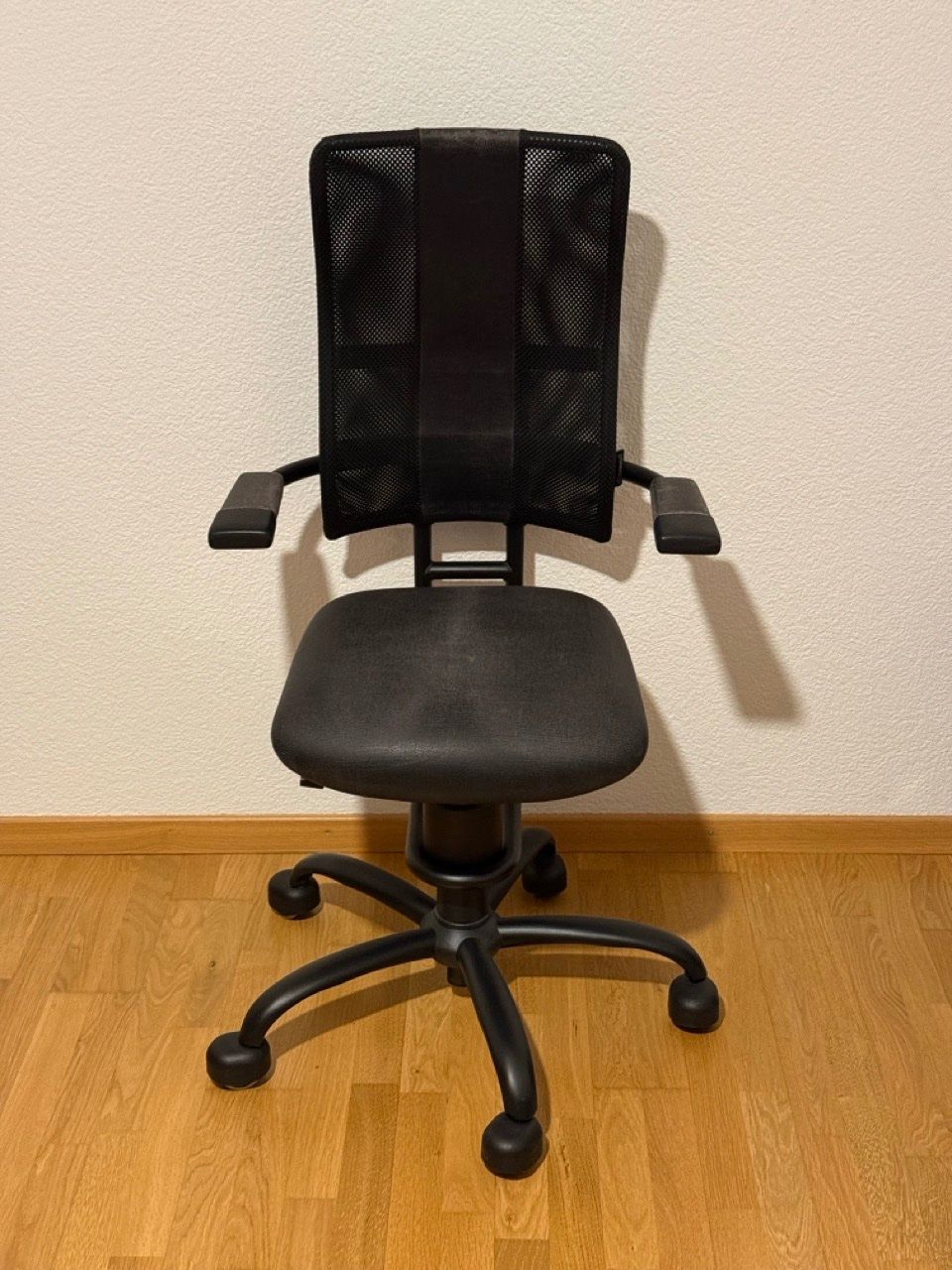 Chaises: Bürostuhl SpinaliS Hacker – D'occasion à Bern par ZigaD