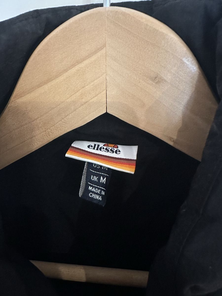 Ellesse Giacche: Ellesse Jacke/Windbraker (Grösse M) – Usato da Zürich venduto da areianos 1