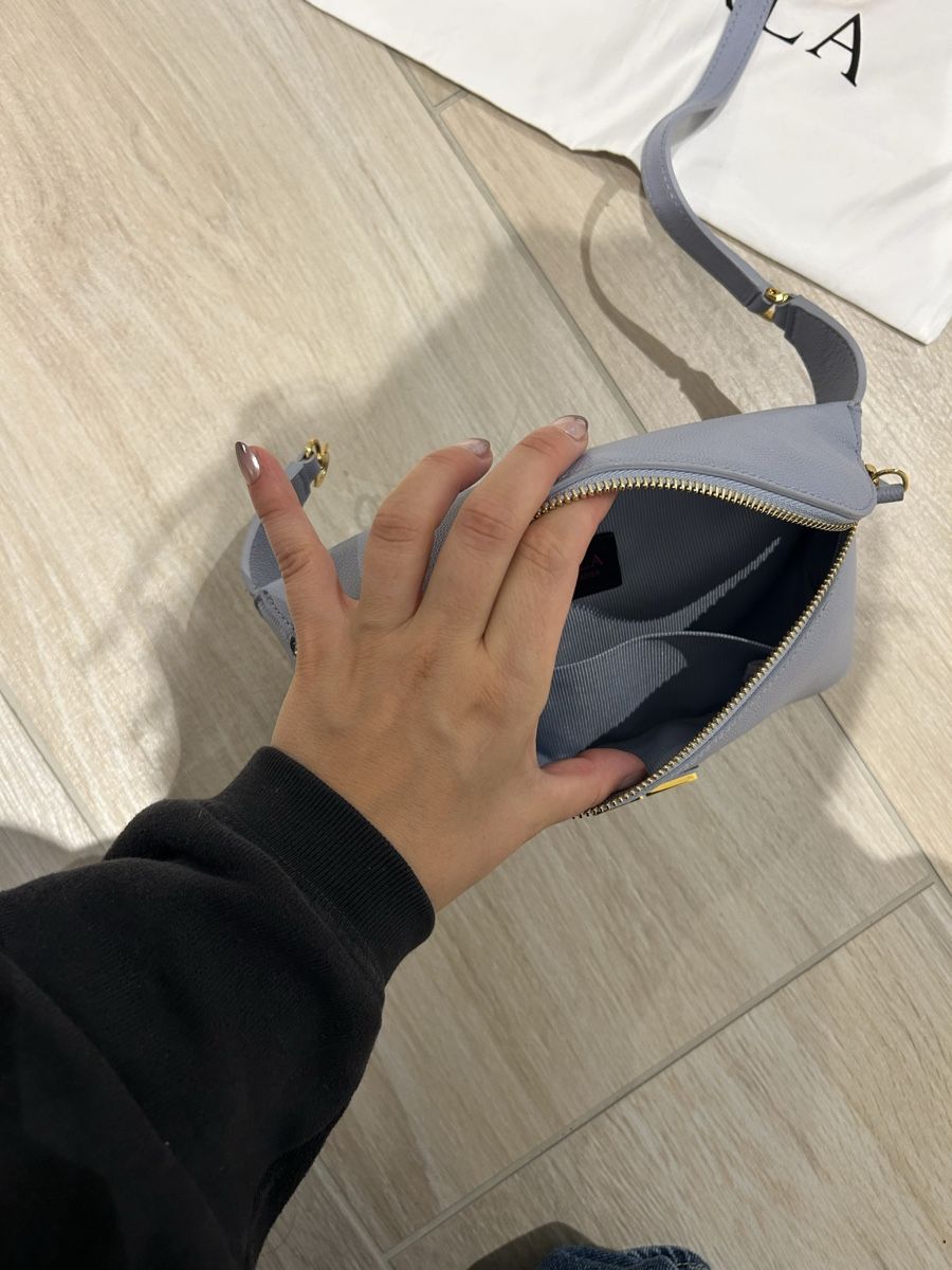 Furla Taschen für Damen: Furla Gürtel- / Bauchtasche, hellblau – Neu (gemäss Beschreibung) aus Andwil SG von nin_y2zm 4