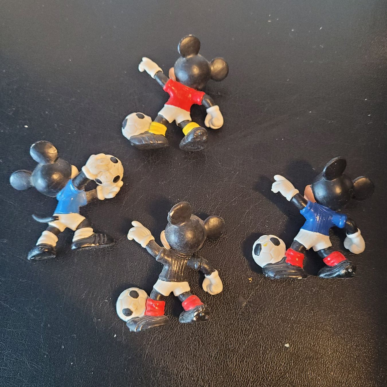 Disney Statuette: Mickey als Fussballer – Usato da Winterthur venduto da Schnufel0 1